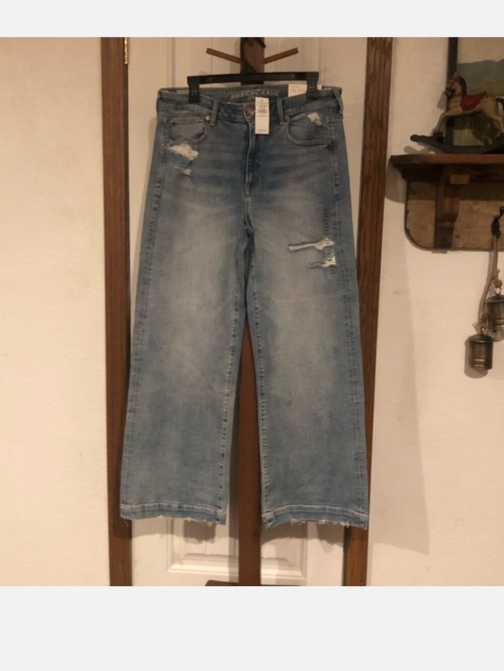 AE 14 Wide Leg Light Wash Distressed Women’s Jeans